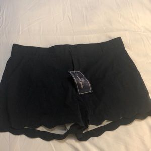 NWT Lauren James scalloped shorts